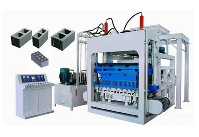 QT4-15型半自動(dòng)免燒磚機(jī) 0利潤帶來的小型水泥磚機(jī)最低價(jià)與設(shè)備優(yōu)勢